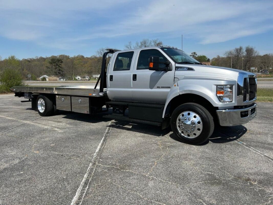 Rollback tow truck (4)