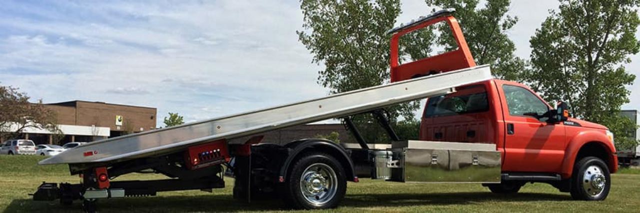 Rollback tow truck