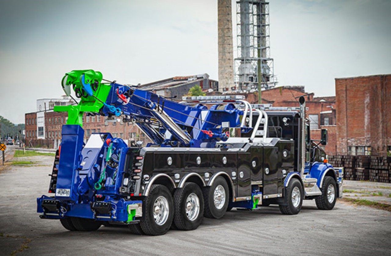 How Does a Rotator Tow Truck Provide Powerful and Precise Towing ...