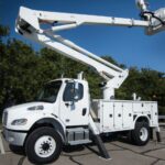 Articulated bucket lift truck