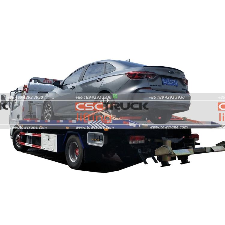 DONGFENG 5 Ton Small Wrecker Tow Truck Working DONGFENG 5 Ton Small Wrecker Tow Truck Working
