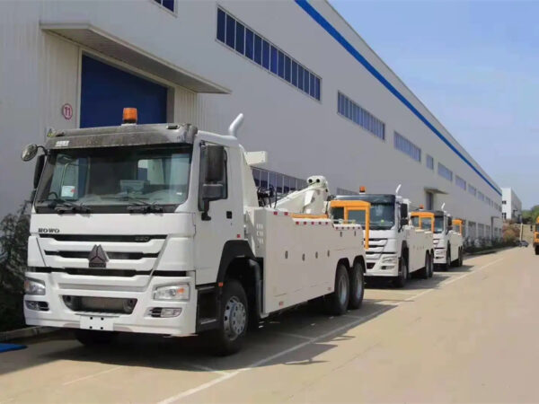 HOWO Emergency Car Road Wrecker Tow Truck Left