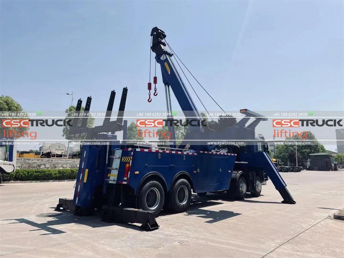 Shacman Road Rescue Towing Truck Wrecker Working Shacman Road Rescue Towing Truck Wrecker Working