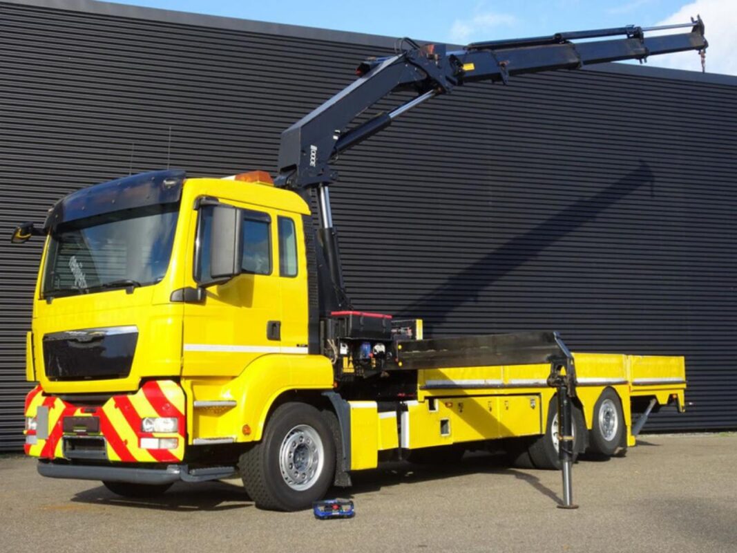 tow trucks with crane