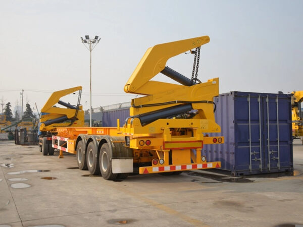 37 Ton Container Semi Trailer with Side Lifter Crane Truck Back