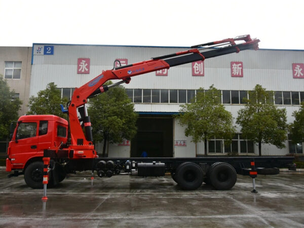 DONGFENG Chassis 20 Ton Knuckle Boom Hydraulic Crane Truck Working