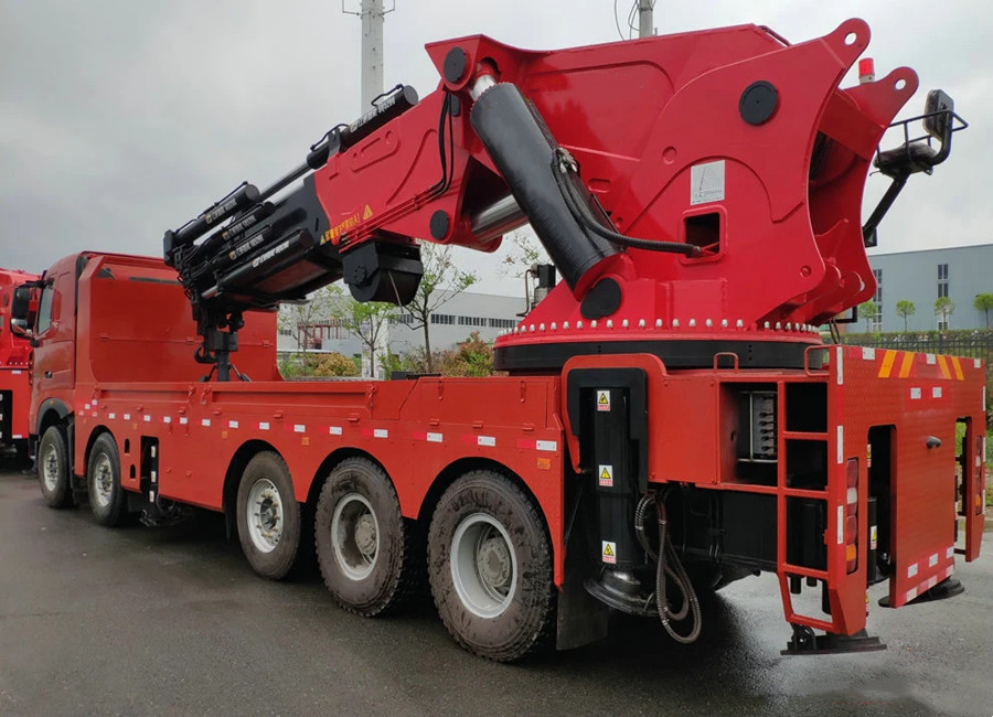 HOWO 130 Ton Knuckle Boom Folding Crane Truck Left Back HOWO 130 Ton Knuckle Boom Folding Crane Truck Left Back