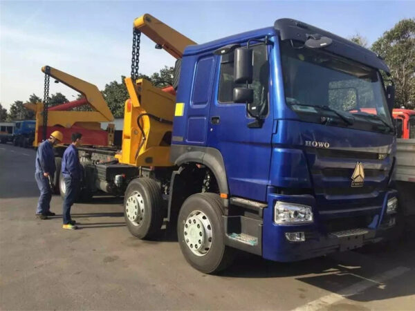 HOWO Side Lifter Crane Truck for 20FT Container Working