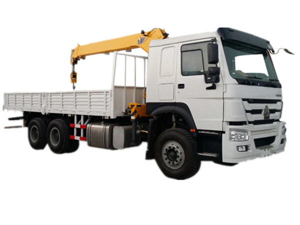 Sinotruck HOWO 12 Ton Hydraulic Telescopic Boom Crane Truck Right Head