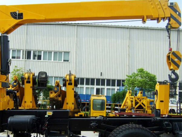 14 Ton Boom Length Stiff Boom Truck Loader Crane Working