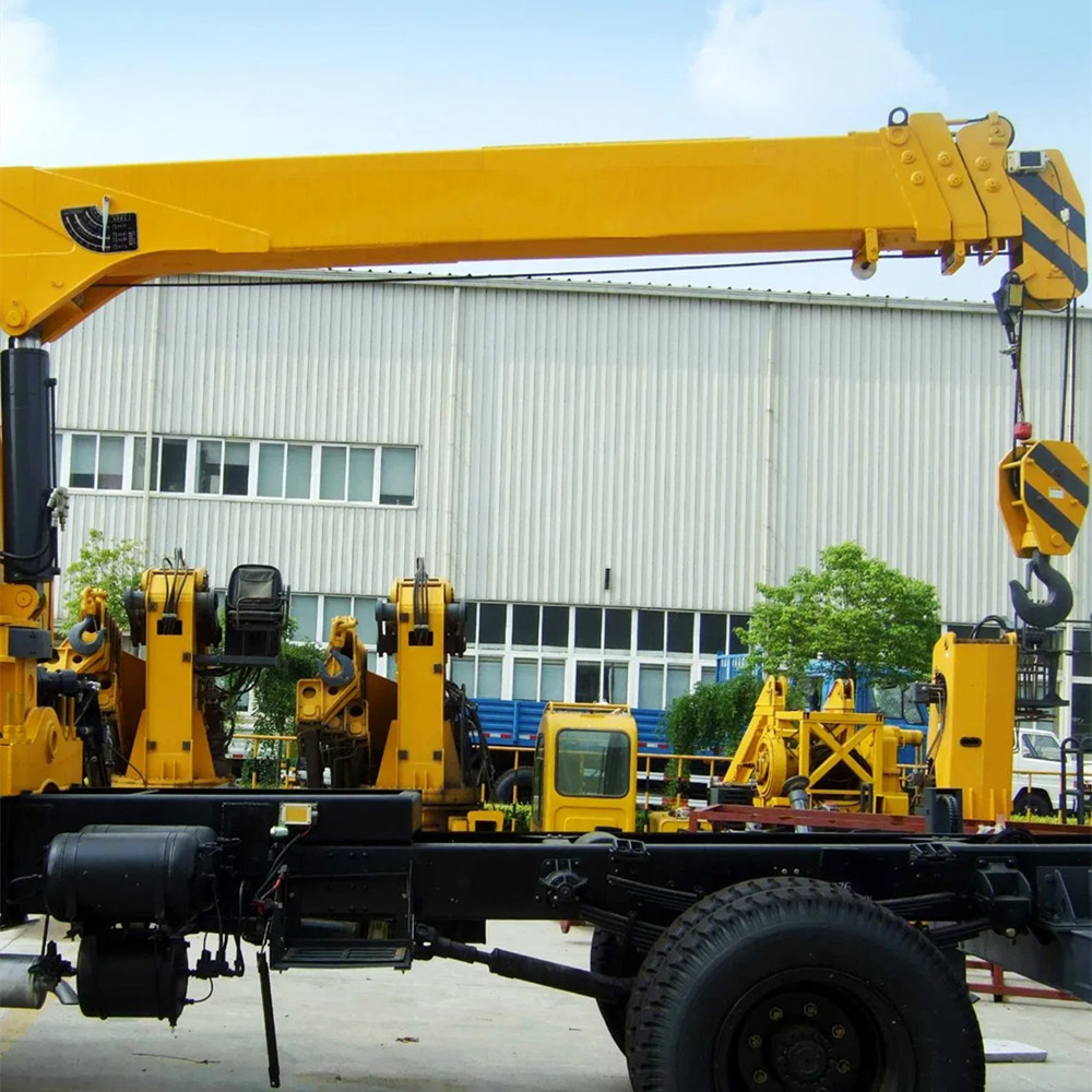 14 Ton Boom Length Stiff Boom Truck Loader Crane Working 14 Ton Boom Length Stiff Boom Truck Loader Crane Working
