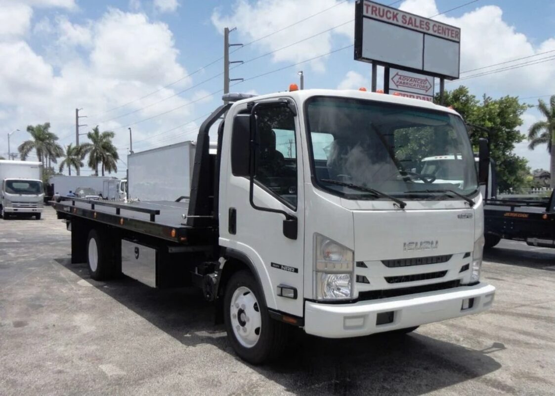 ISUZU Tow Truck (2)