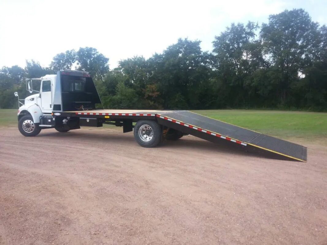 drop deck tow truck