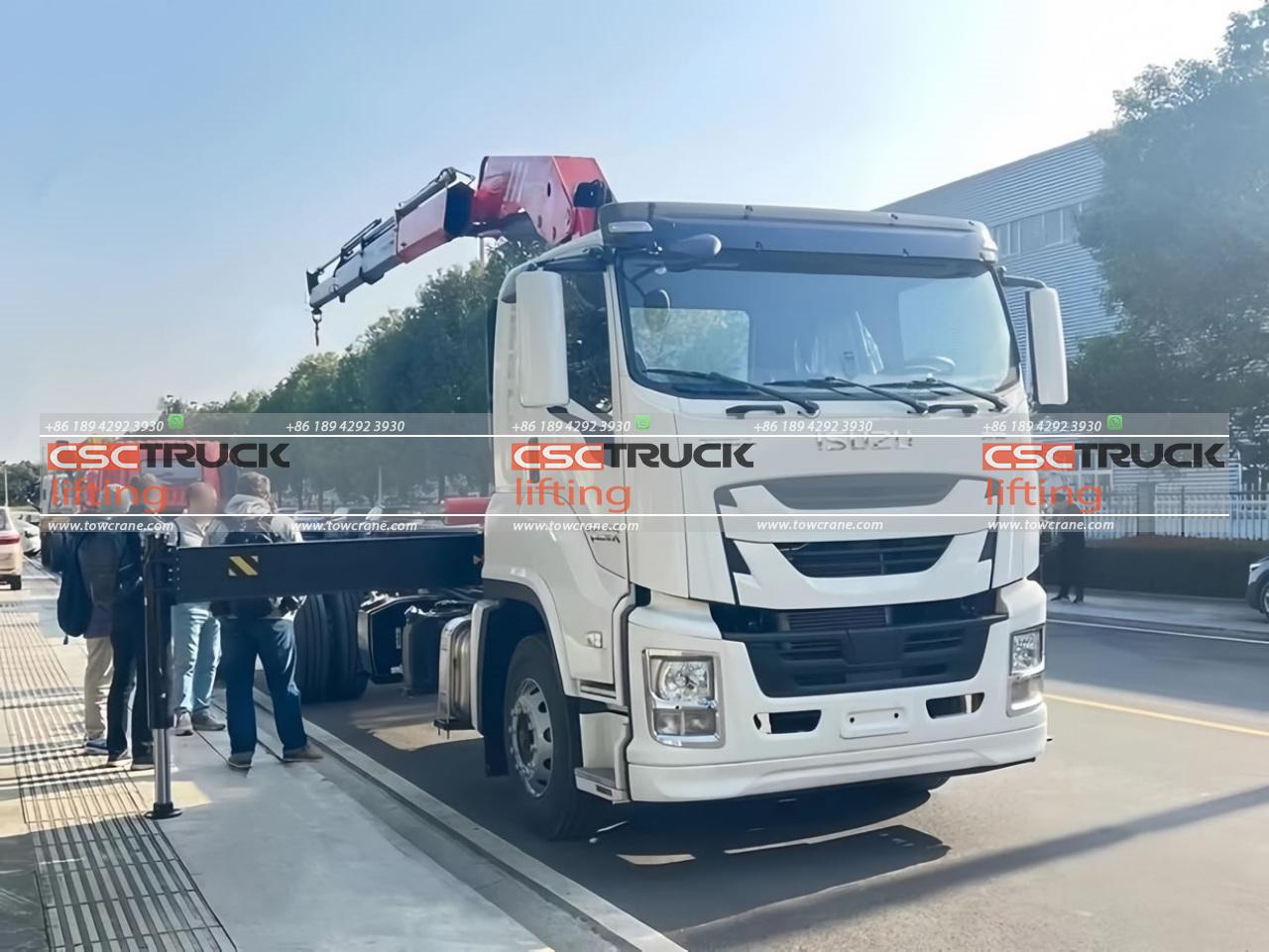 ISUZU GIGA TSI 6 Ton Knuckle Boom Crane (2) ISUZU GIGA 6 Ton Knuckle Boom Crane (2)