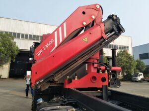 ISUZU GIGA TSI 6 Ton Knuckle Boom Crane (4)
