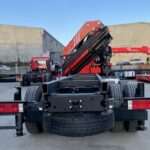 Rollback Tow Trucks: Essential Equipment for Modern Vehicle Recovery SHACMAN H3000 21 Ton Knuckle Boom Crane (9)