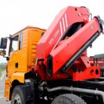 Tips for Securing a Flatbed Tow Truck SHACMAN M3000 9 Ton Knuckle Boom Crane (7)