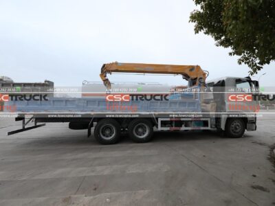 ISUZU GIGA Truck with 10T XCMG Crane