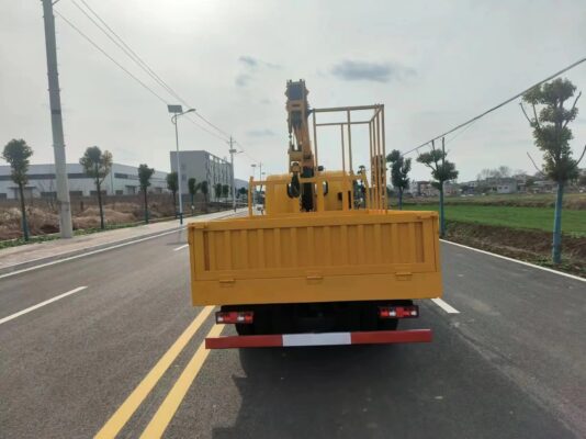 FAW Kamioia 3.2T XCMG garabiarekin