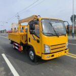 Truck-mounted crane manufacturer details ten taboos for special vehicle maintenance FAW Truck With 3.2T XCMG Crane