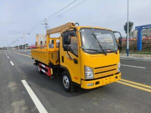 FAW Truck With 3.2T XCMG Crane