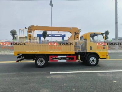 FAW Truck With 3.2T XCMG Crane