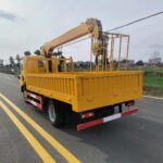 FAW Truck With 3.2T XCMG Crane
