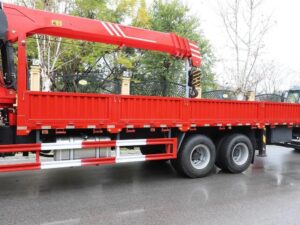 Chenglong H5 270Horsepower 6X2 25Ton Rori Yakaiswa Crane Vehicle