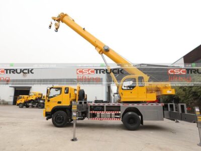 Dajingang ES5 190 horsepower 4X2 24 tons 10-meter truck crane