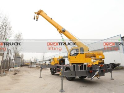 Dajingang ES5 190 horsepower 4X2 24 tons 10-meter truck crane
