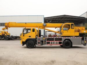 Dajingang Es5 190Horsepower 4X2 24Ton Truck Crane
