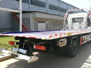 Faw Jiefang J6L 160Horsepower 4X2 8Ton Wrecker