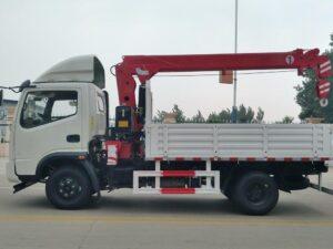 Fengchi 4X2 120-Horsepower 4.5Ton Truck Mounted Crane