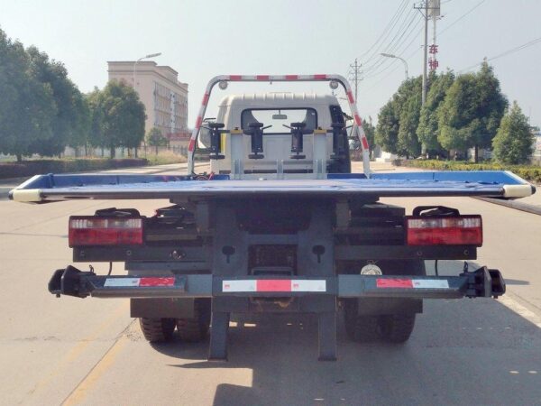 Fengshun 4X2 116Horsepower Wrecker