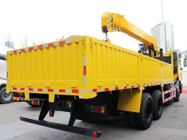 Genlyon C500 450Horsepower 8X4 31Ton Truck Mounted Crane Vehicle