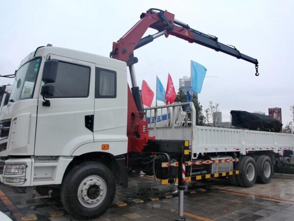 Hanma 420Horsepower 6X4 25Ton Truck Mounted Crane