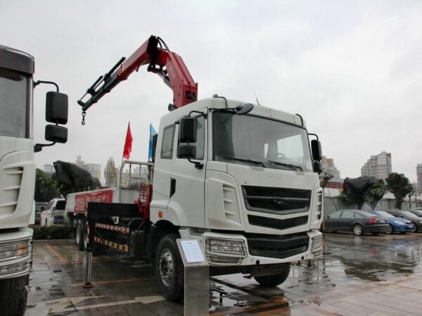 Hanma 420Horsepower 6X4 25Ton Truck Mounted Crane