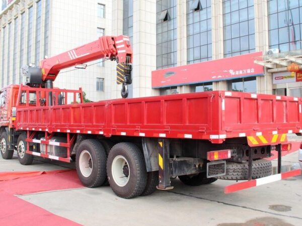 Haoman H5 310Horsepower 8X4 31Ton Truc Mounted Crane