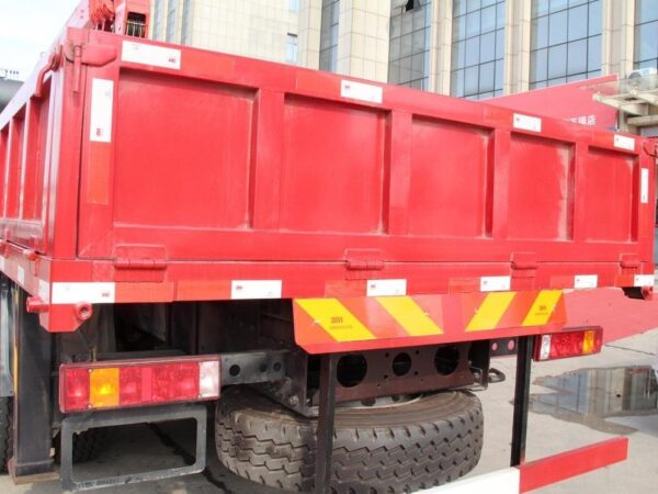 Haoman H5 310Horsepower 8X4 31Ton Truc Mounted Crane