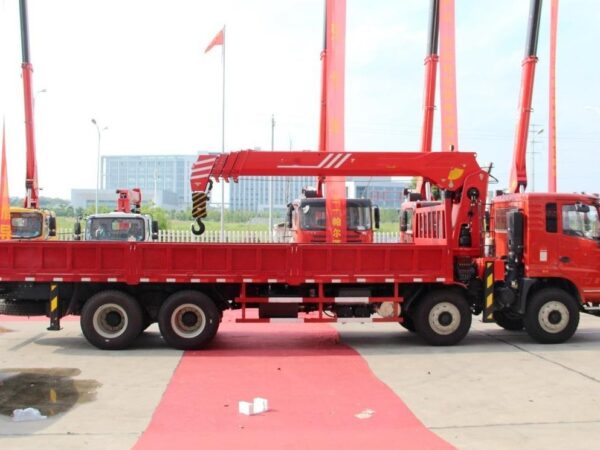 Haoman H5 310Horsepower 8X4 31Ton Truc Mounted Crane