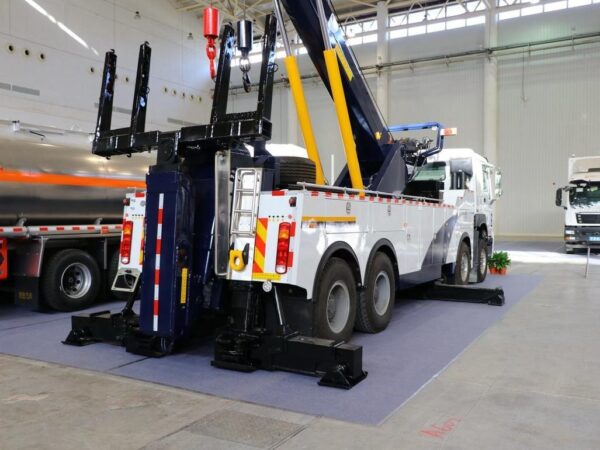 Howo-7 380Horsepower 8X4 Wrecker