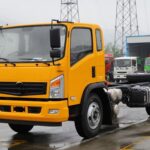 Bad driving habits must be corrected Huashen D912 12-ton 9-meter truck crane