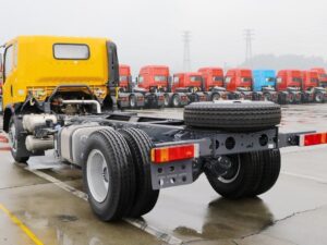 Huashen D912 140Horsepower 4X2 8Ton Truck Crane