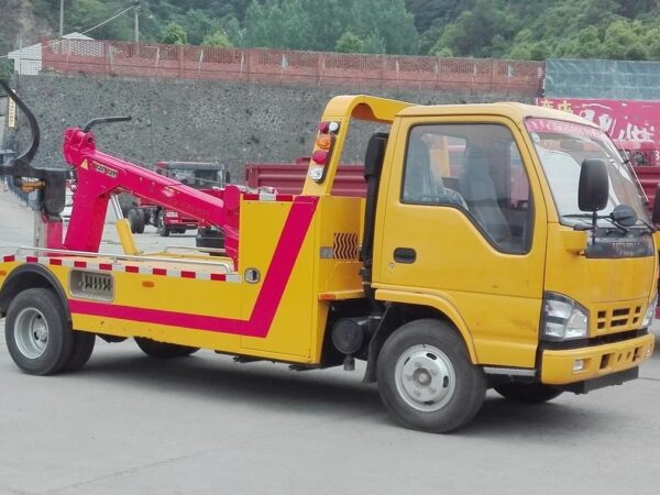 Isuzu 600P 130Horsepower 4X2 Wrecker