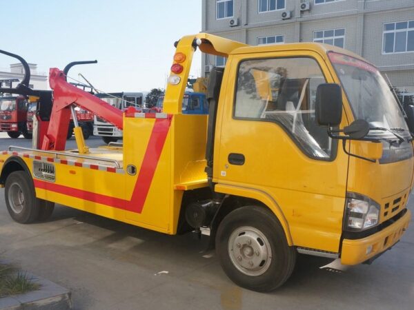Isuzu 600P 130Horsepower 4X2 Wrecker