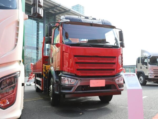 J6L 220Horsepower 4X2 18Ton Truck Mounted Crane