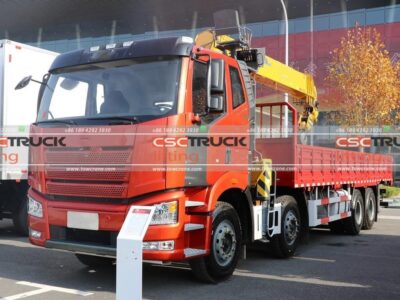 New J6P 360Horsepower 8X4 31Ton Truck With Crane