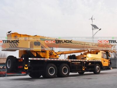 Senyuan 330Horsepower 6X4 25Ton Crane