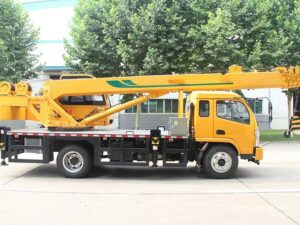 Senyuan 8Ton Crane With Yituo Dongfanghong Chassis