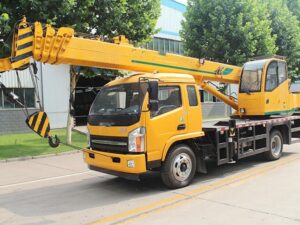 Senyuan 8Ton Crane With Yituo Dongfanghong Chassis